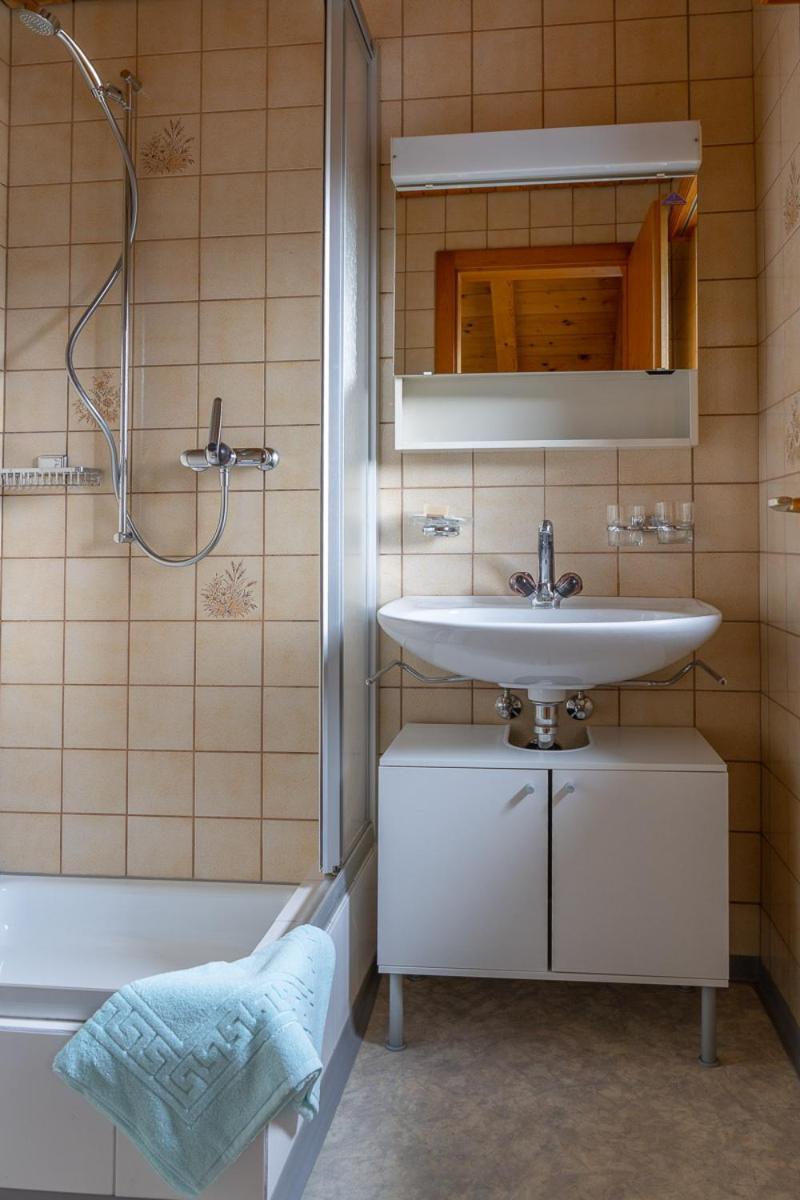 Chrona Bed & Breakfast Jenaz Camera foto
