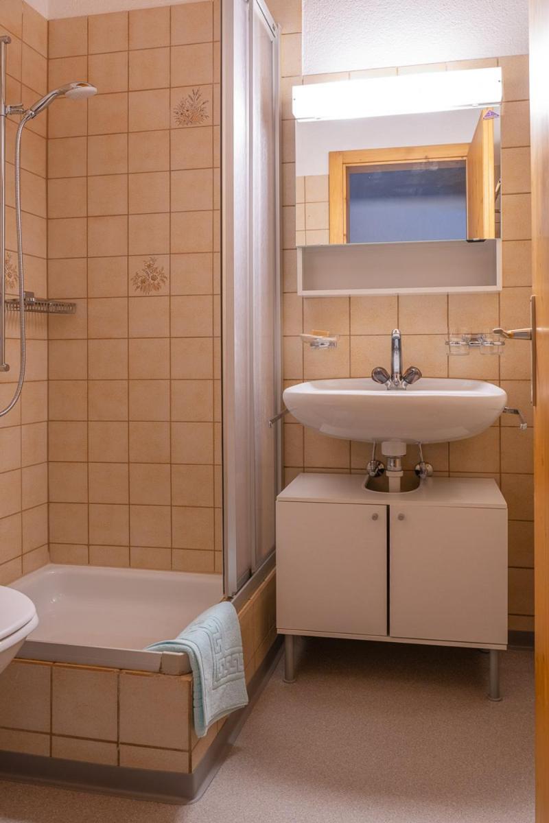 Chrona Bed & Breakfast Jenaz Camera foto