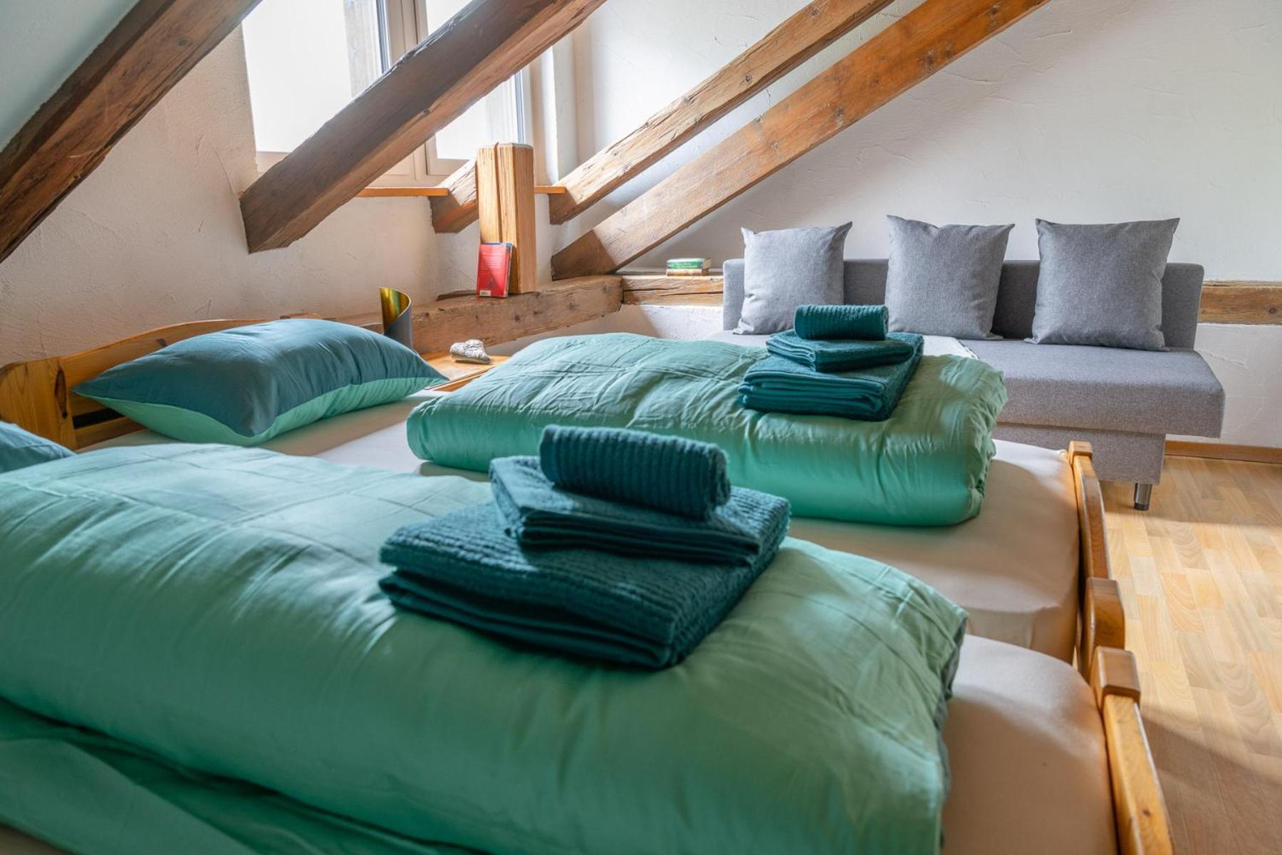 Chrona Bed & Breakfast Jenaz Camera foto