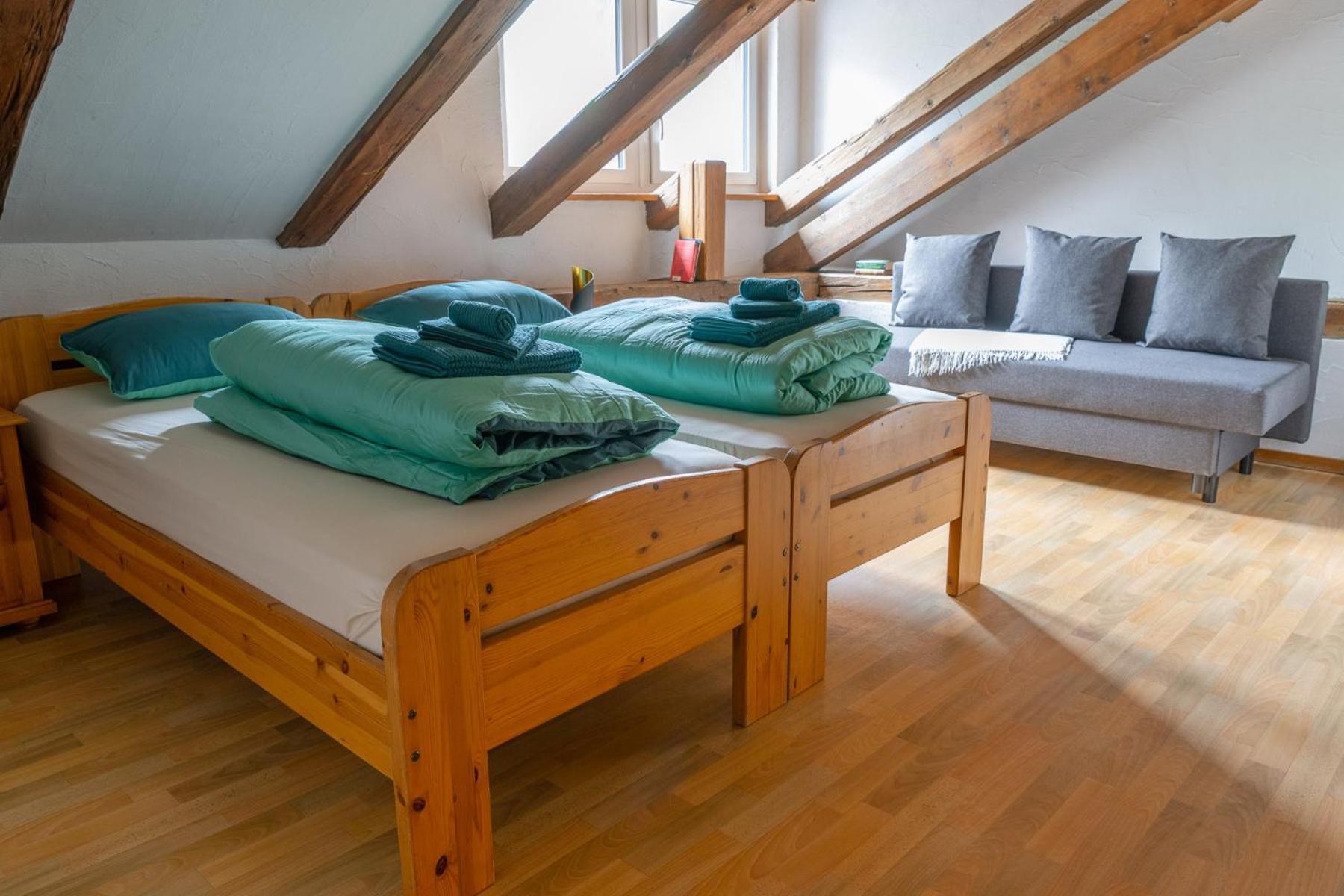 Chrona Bed & Breakfast Jenaz Camera foto