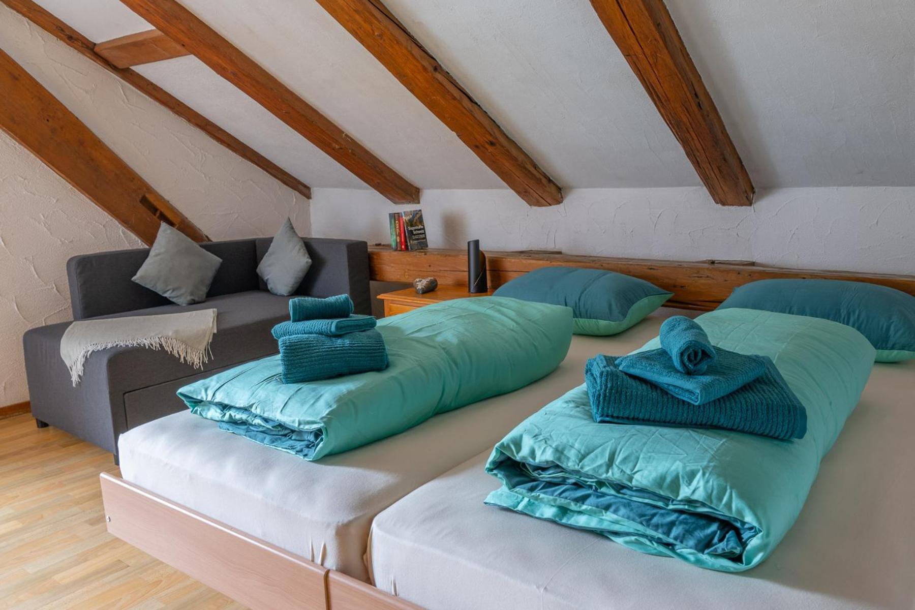 Chrona Bed & Breakfast Jenaz Camera foto