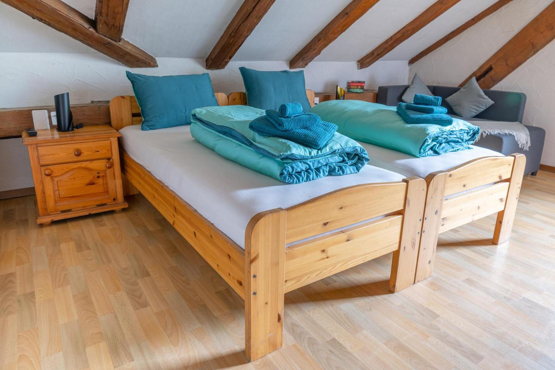 Chrona Bed & Breakfast Jenaz Camera foto